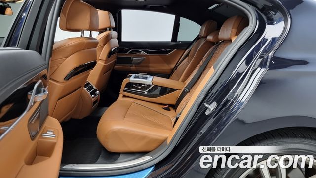 BMW 7 Series (G11) 740d xDrive M Sport 2017 — фото 12