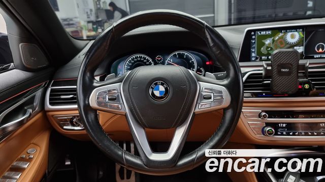 BMW 7 Series (G11) 740d xDrive M Sport 2017 — фото 13
