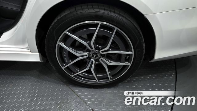 Mercedes-Benz E-Class (W213) E220d 4MATIC AMG Line 2023 — фото 5