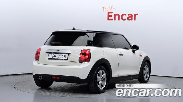 MINI Cooper D Standard 3rd 2015 — фото 2