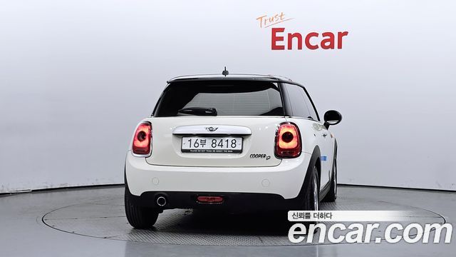 MINI Cooper D Standard 3rd 2015 — фото 4
