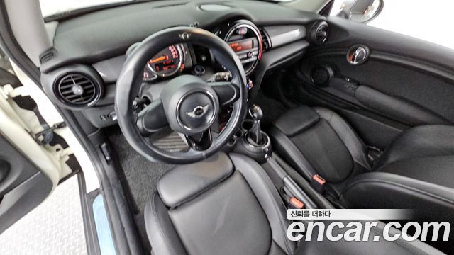 MINI Cooper D Standard 3rd 2015 — фото 7