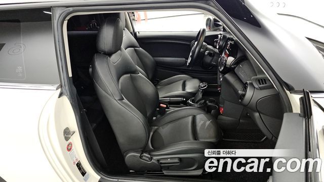 MINI Cooper D Standard 3rd 2015 — фото 10