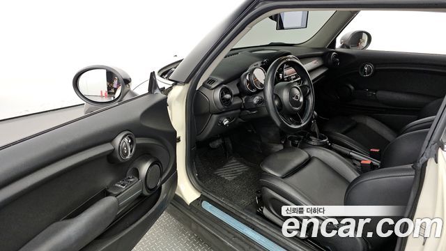 MINI Cooper D Standard 3rd 2015 — фото 11