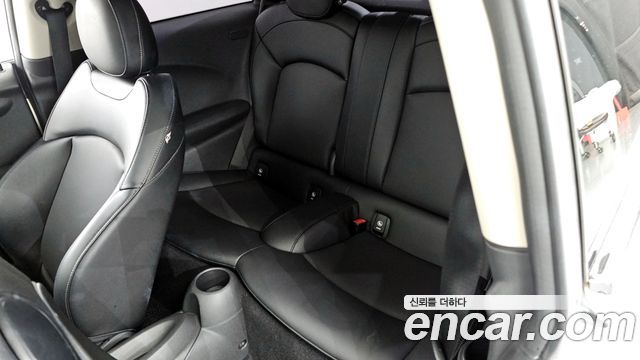 MINI Cooper D Standard 3rd 2015 — фото 12