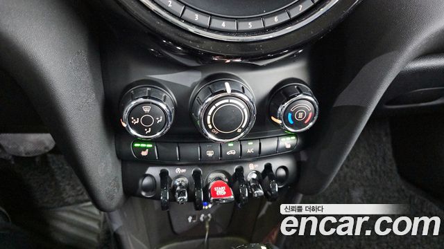 MINI Cooper D Standard 3rd 2015 — фото 15