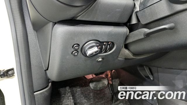MINI Cooper D Standard 3rd 2015 — фото 19