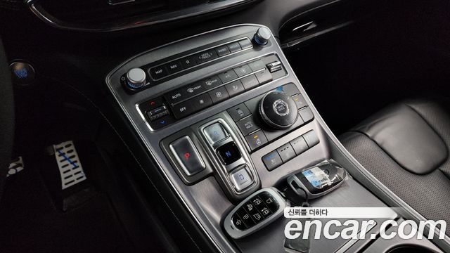 Hyundai Santa Fe Gasoline 2.5T 2WD Calligraphy 2023 — фото 9