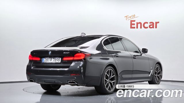 BMW 5 Series (G30) 530i xDrive M Sport Package 2023 — фото 2