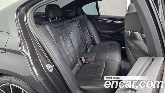 BMW 5 Series (G30) 530i xDrive M Sport Package 2023 — фото 11
