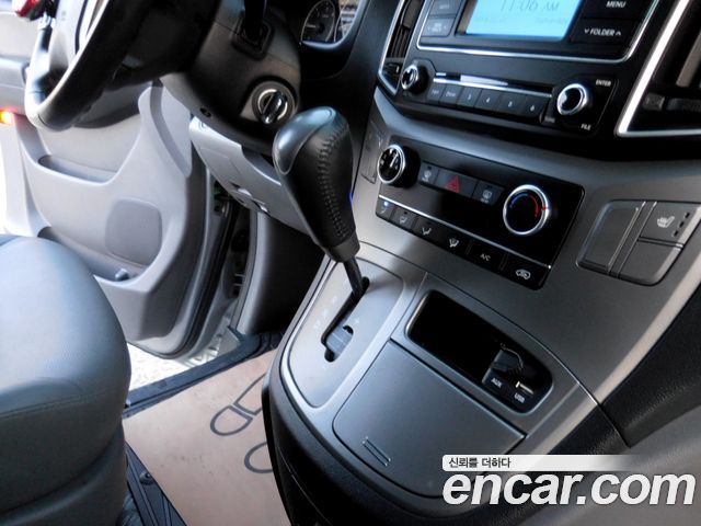 Hyundai Grand Starex Van 3-Seater Smart 2021 — фото 19