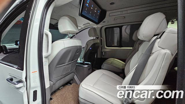Hyundai Staria 4WD Lounge 7-Seater Limousine 2023 — фото 12