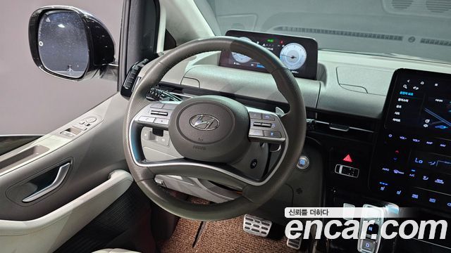 Hyundai Staria 4WD Lounge 7-Seater Limousine 2023 — фото 13