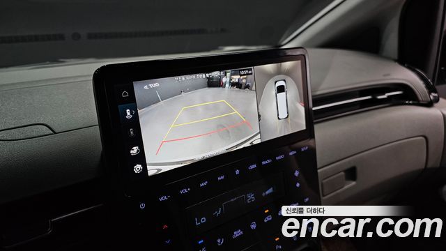Hyundai Staria 4WD Lounge 7-Seater Limousine 2023 — фото 15