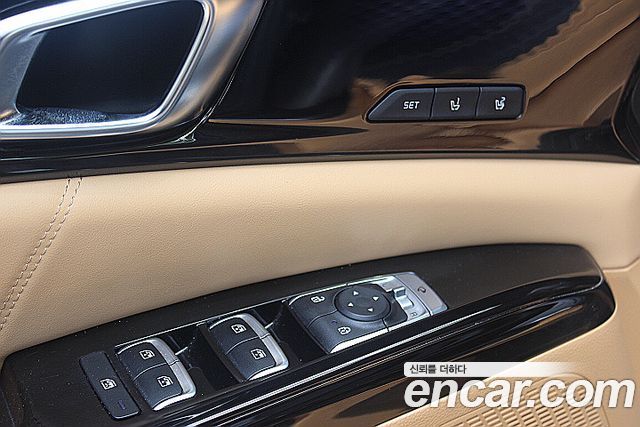 Kia Carnival (IV) Gasoline 7-Seater Signature 2023 — фото 10