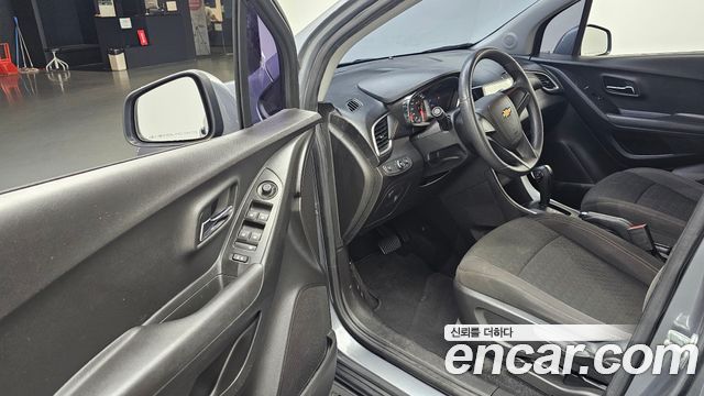 Chevrolet Trax 1.4 LS 2019 — фото 11