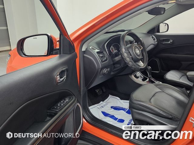 Jeep Compass (II) 2.4 Longitude AWD 2019 — фото 15