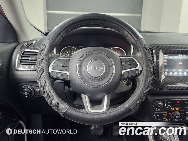 Jeep Compass (II) 2.4 Longitude AWD 2019 — фото 17