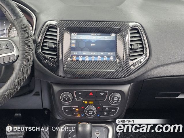 Jeep Compass (II) 2.4 Longitude AWD 2019 — фото 18