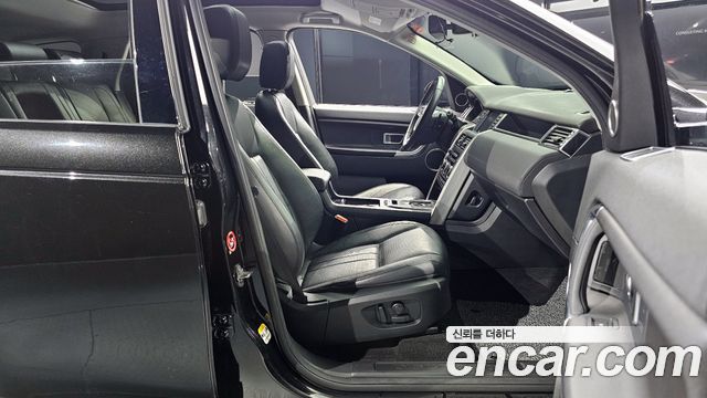 Land Rover Discovery Sport 2.0 TD4 SE 2016 — фото 11