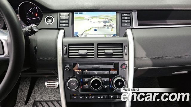 Land Rover Discovery Sport 2.0 TD4 SE 2016 — фото 16