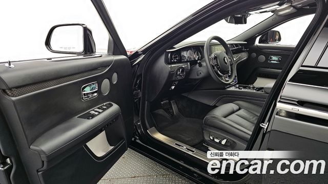 Rolls-Royce Ghost (II) 6.7 V12 Black Badge 2023 — фото 10