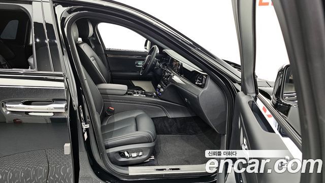 Rolls-Royce Ghost (II) 6.7 V12 Black Badge 2023 — фото 11