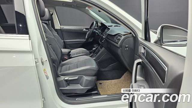Volkswagen Tiguan Allspace 2.0 TDI Prestige 2020 — фото 11