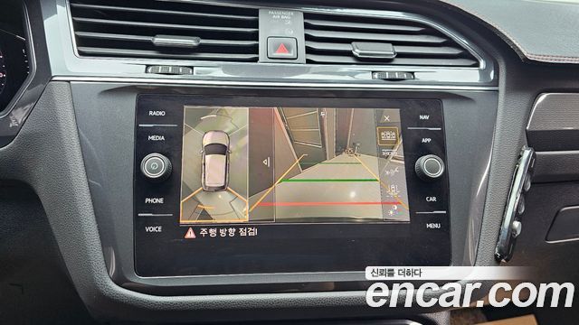 Volkswagen Tiguan Allspace 2.0 TDI Prestige 2020 — фото 15