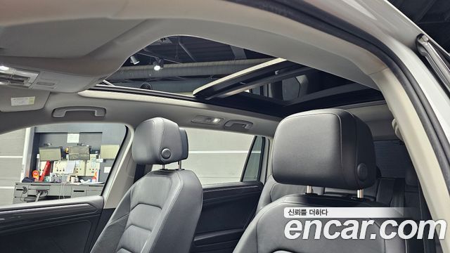 Volkswagen Tiguan Allspace 2.0 TDI Prestige 2020 — фото 19