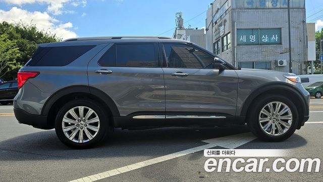 Ford Explorer (VI) 2.3 LimIted 4WD 2022 — фото 3
