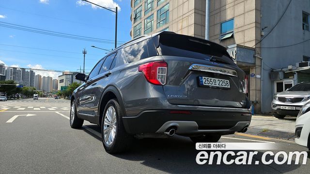 Ford Explorer (VI) 2.3 LimIted 4WD 2022 — фото 4