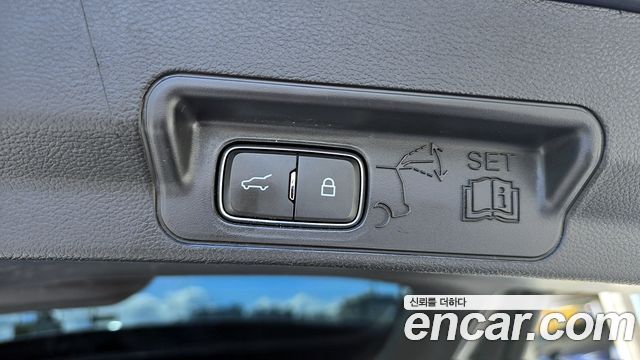 Ford Explorer (VI) 2.3 LimIted 4WD 2022 — фото 17