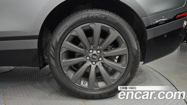 Land Rover Range Rover Velar 3.0 D300 R-Dynamic SE 2018 — фото 5