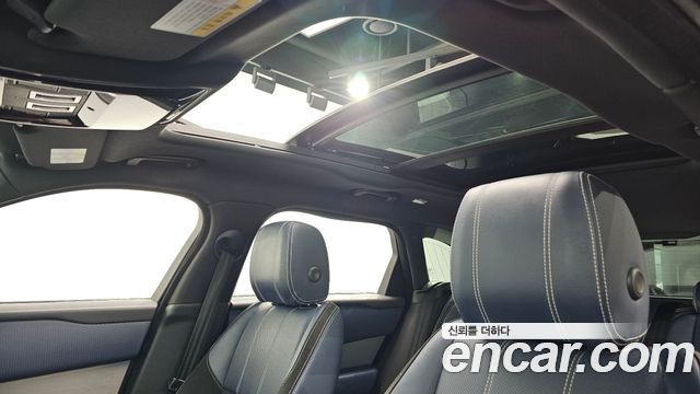 Land Rover Range Rover Velar 3.0 D300 R-Dynamic SE 2018 — фото 17