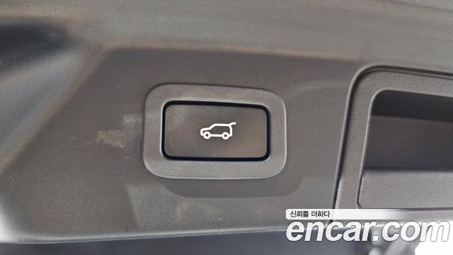 Land Rover Range Rover Velar 3.0 D300 R-Dynamic SE 2018 — фото 20