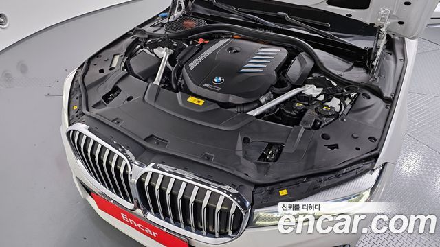 BMW 7 Series (G11) 745Le iPerformance M Sport 2020 — фото 6