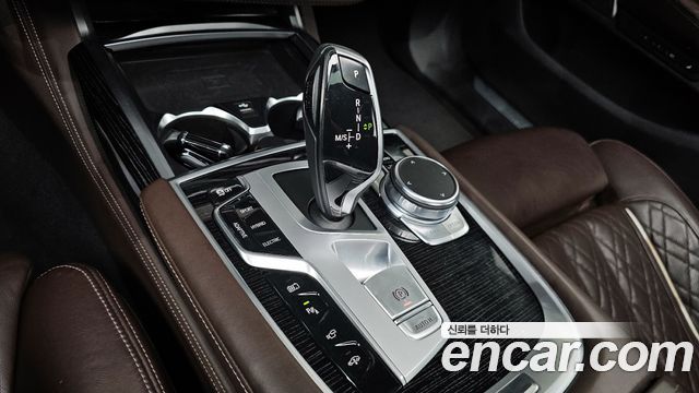 BMW 7 Series (G11) 745Le iPerformance M Sport 2020 — фото 9