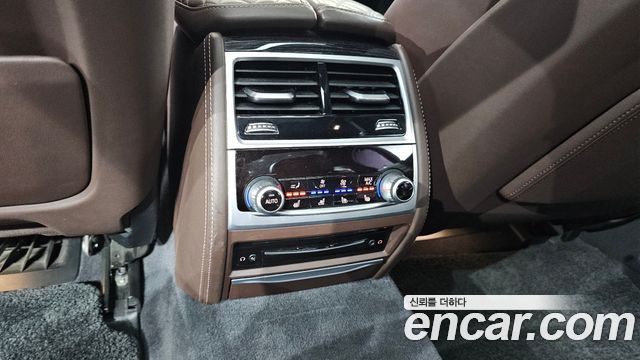 BMW 7 Series (G11) 745Le iPerformance M Sport 2020 — фото 17
