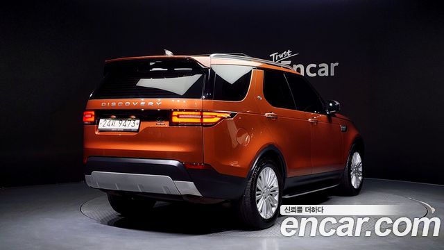 Land Rover Discovery 5 3.0 TD6 HSE Luxury 2018 — фото 2
