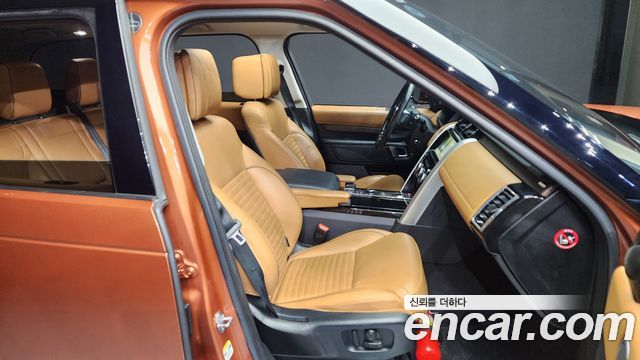 Land Rover Discovery 5 3.0 TD6 HSE Luxury 2018 — фото 11