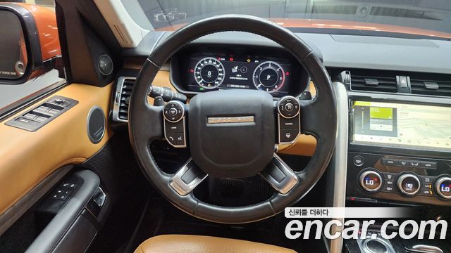 Land Rover Discovery 5 3.0 TD6 HSE Luxury 2018 — фото 13