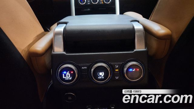 Land Rover Discovery 5 3.0 TD6 HSE Luxury 2018 — фото 19