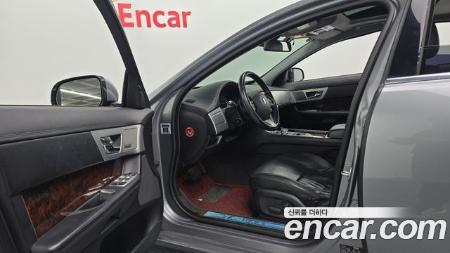 Jaguar XF 3.0D Premium X250 2013 — фото 10