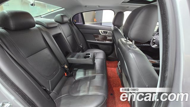 Jaguar XF 3.0D Premium X250 2013 — фото 12