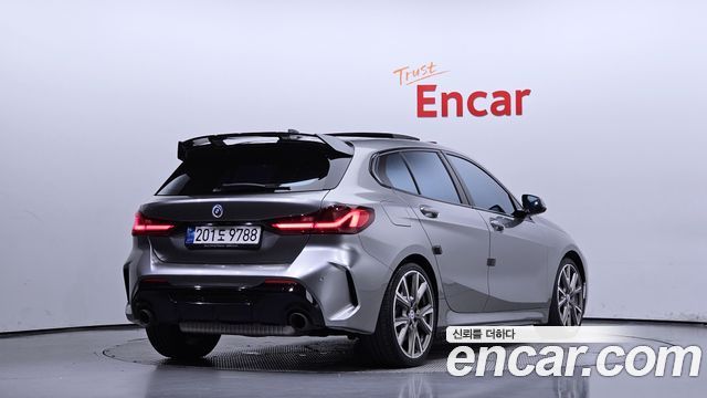BMW 1 Series (F40) M135i xDrive 2023 — фото 2
