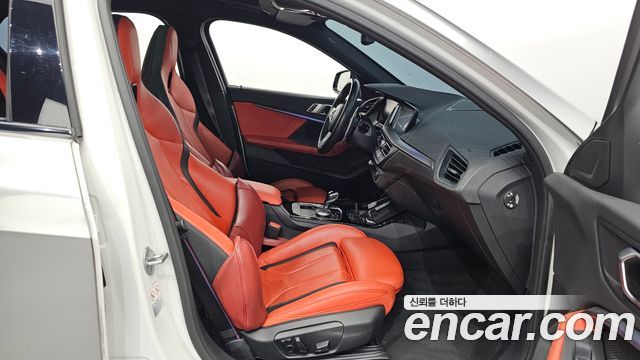 BMW 1 Series (F40) M135i xDrive 2023 — фото 11