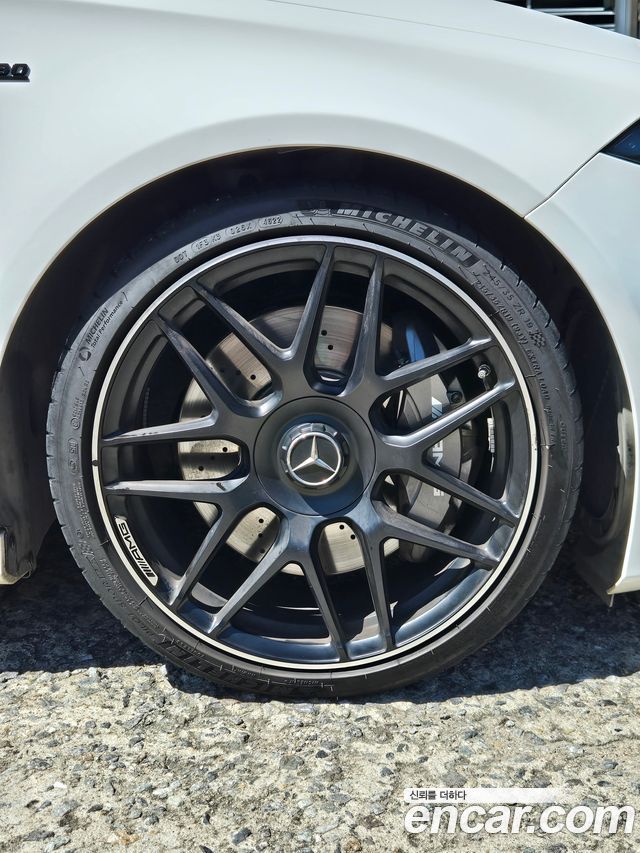 Mercedes-Benz A-Class (W177) AMG A45 4MAITC+ Hatchback 2023 — фото 5