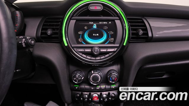 MINI Cooper D Mid 3rd 2016 — фото 14
