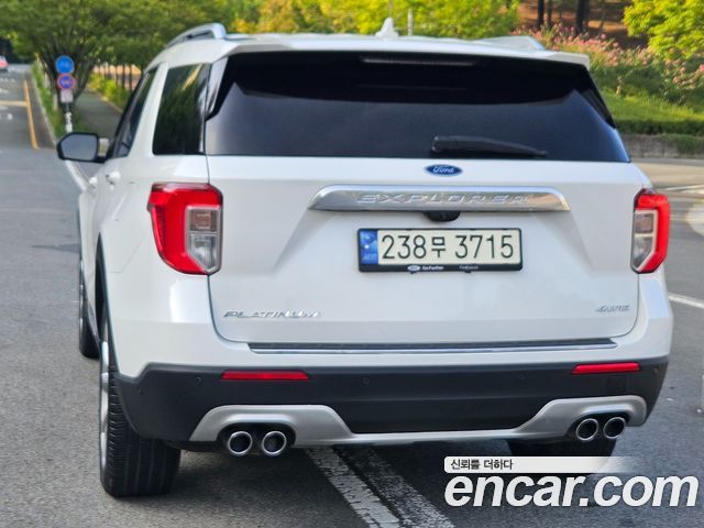 Ford Explorer (VI) 3.0 Platinum 4WD 2023 — фото 5